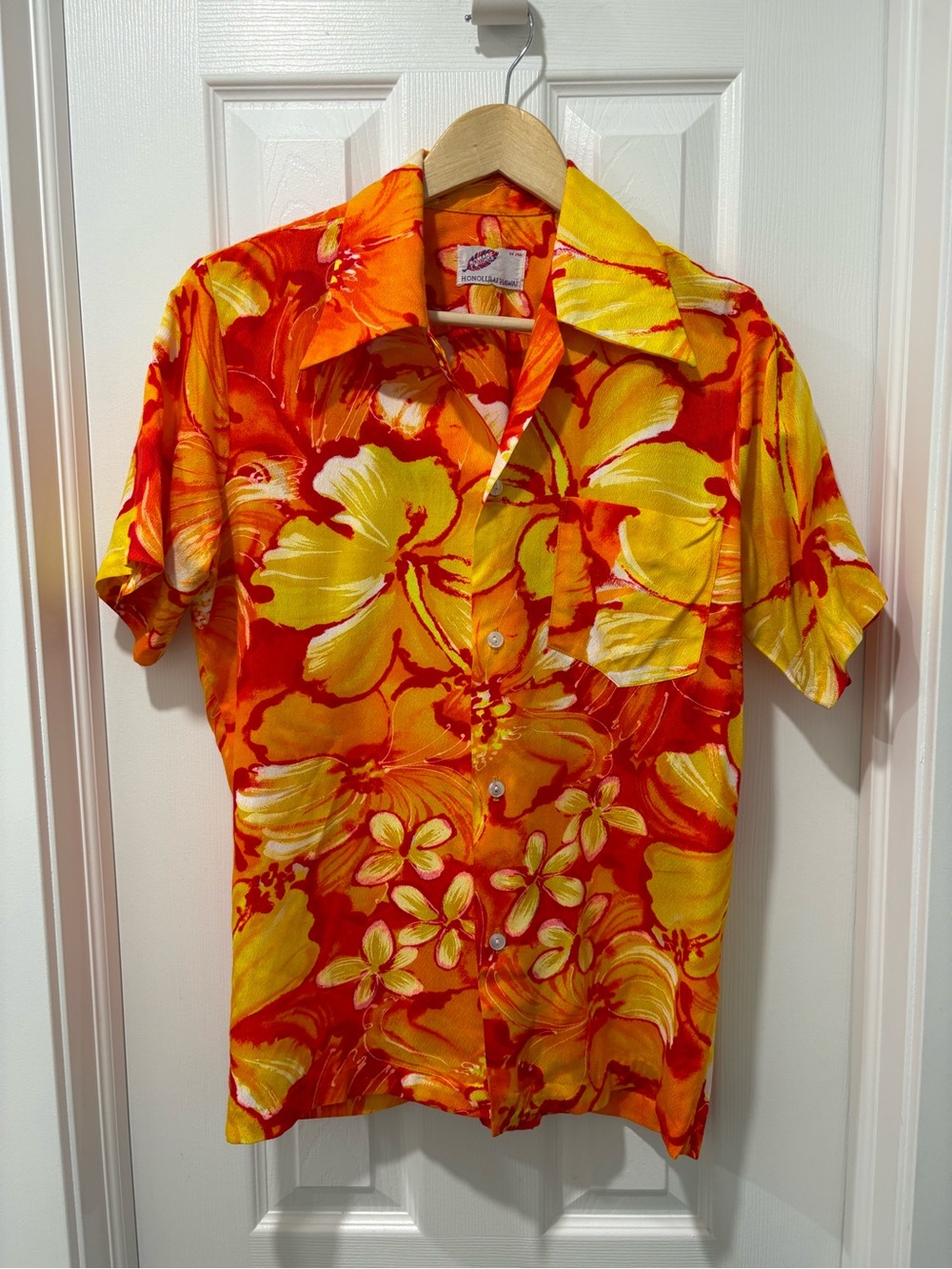 vintage pomare hawaiian shirt Men’s Medium 1970s Button Up Orange Red